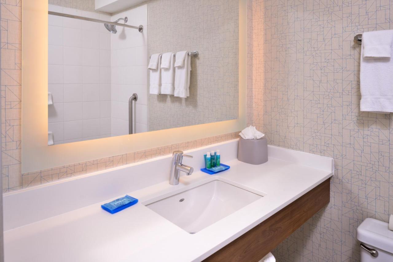 Holiday Inn Express Walnut Creek By Ihg Exterior foto