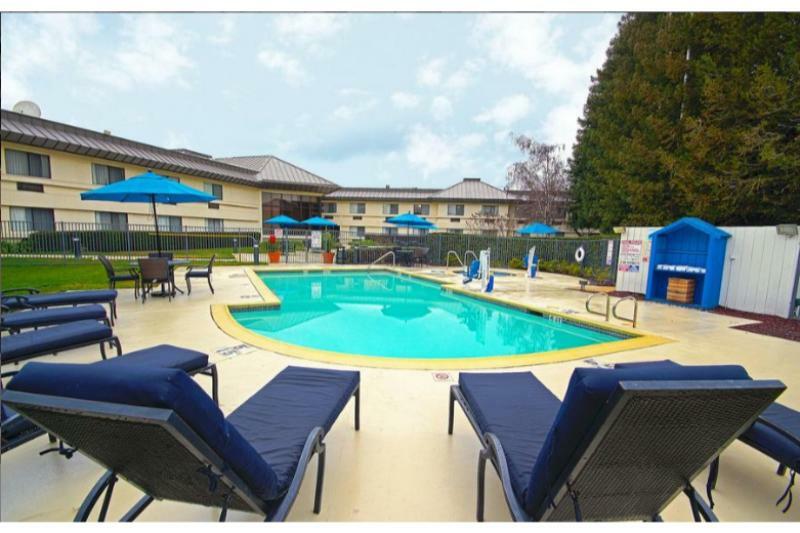 Holiday Inn Express Walnut Creek By Ihg Exterior foto